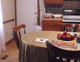 4th image of 127 Winthrop Ln