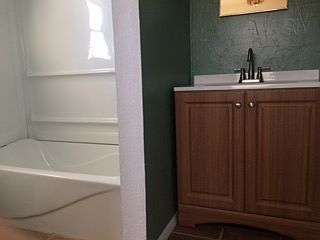2nd image of 1624 Long Ave