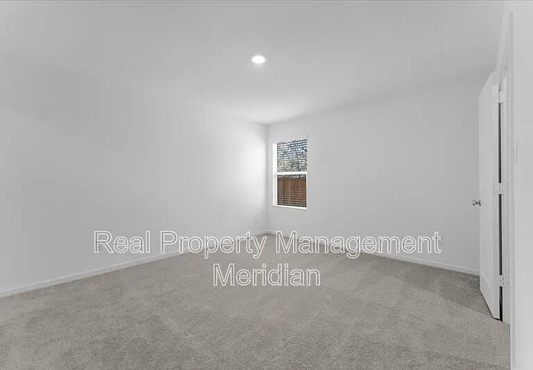 1821 Pentro Pkwy — Photo 10