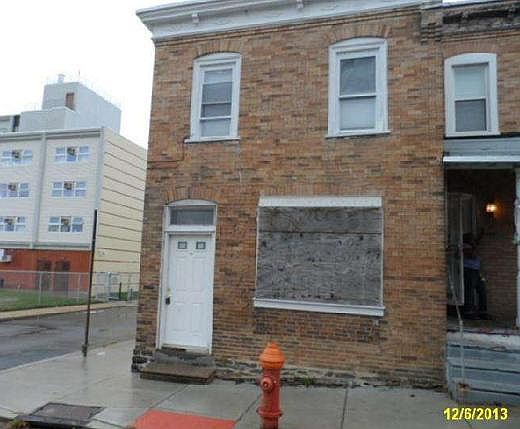 1st image of 6224 N Beechwood St