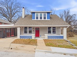 906 Monroe St, Jefferson City, MO 65101