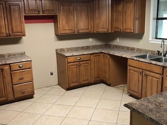3rd image of 110 Dogwood Hts