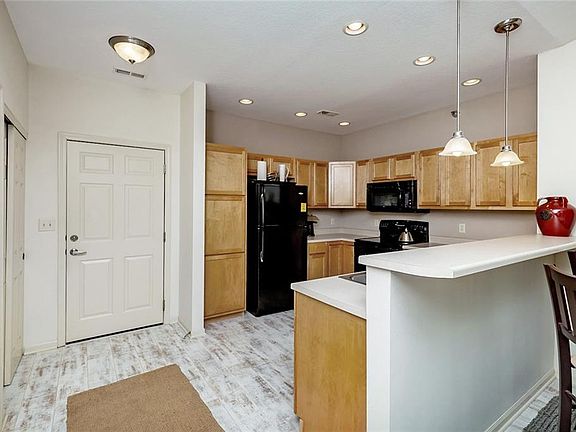 3rd image of 1305 SE University Ave Unit 205