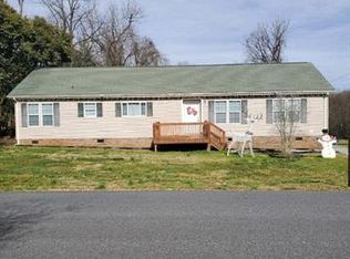 405 2nd St NE, Conover, NC 28613