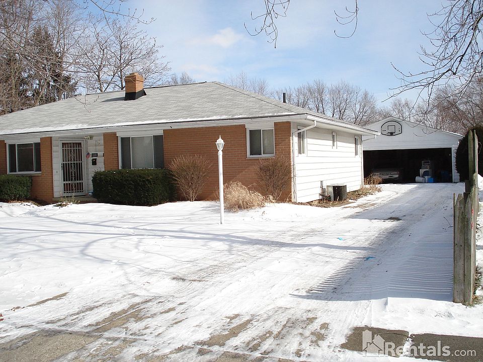 1st image of 3393 Lloyd St