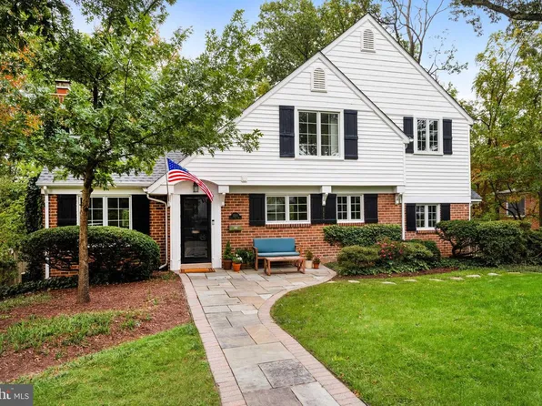 3203 Circle Hill Rd, Alexandria, VA 22305