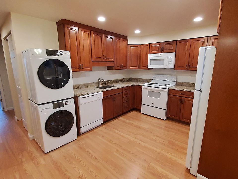 1st image of 200 Harbor Dr #5