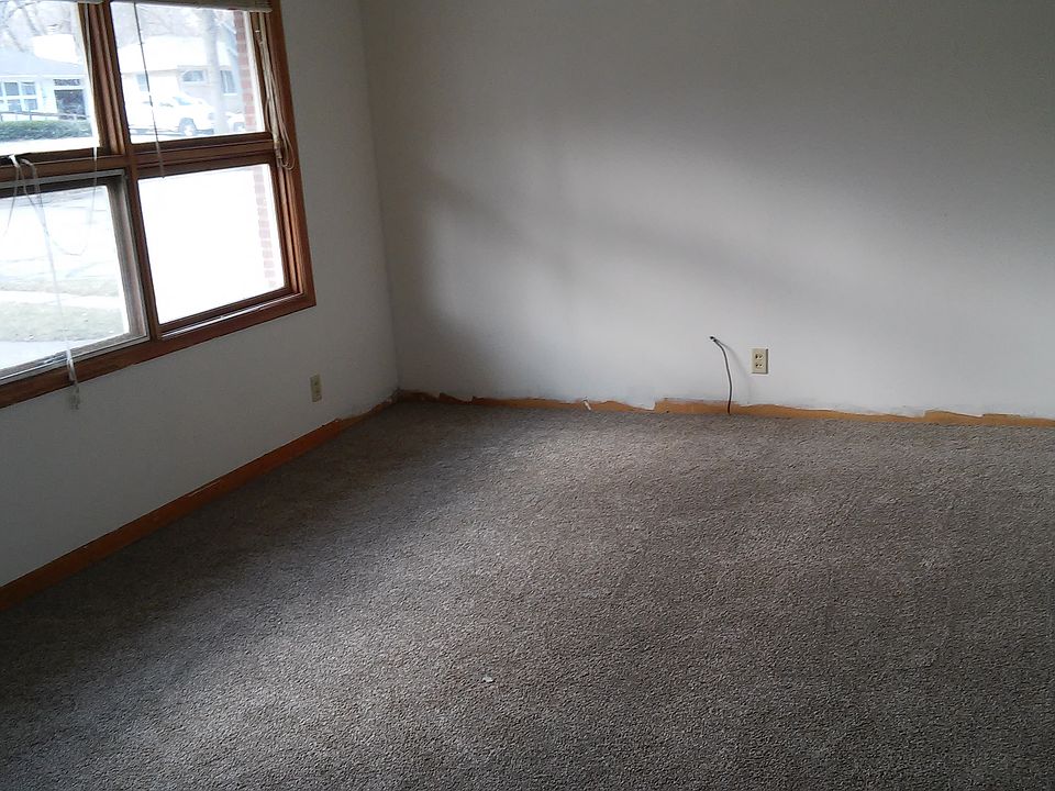 2nd image of 3340 N 67th St