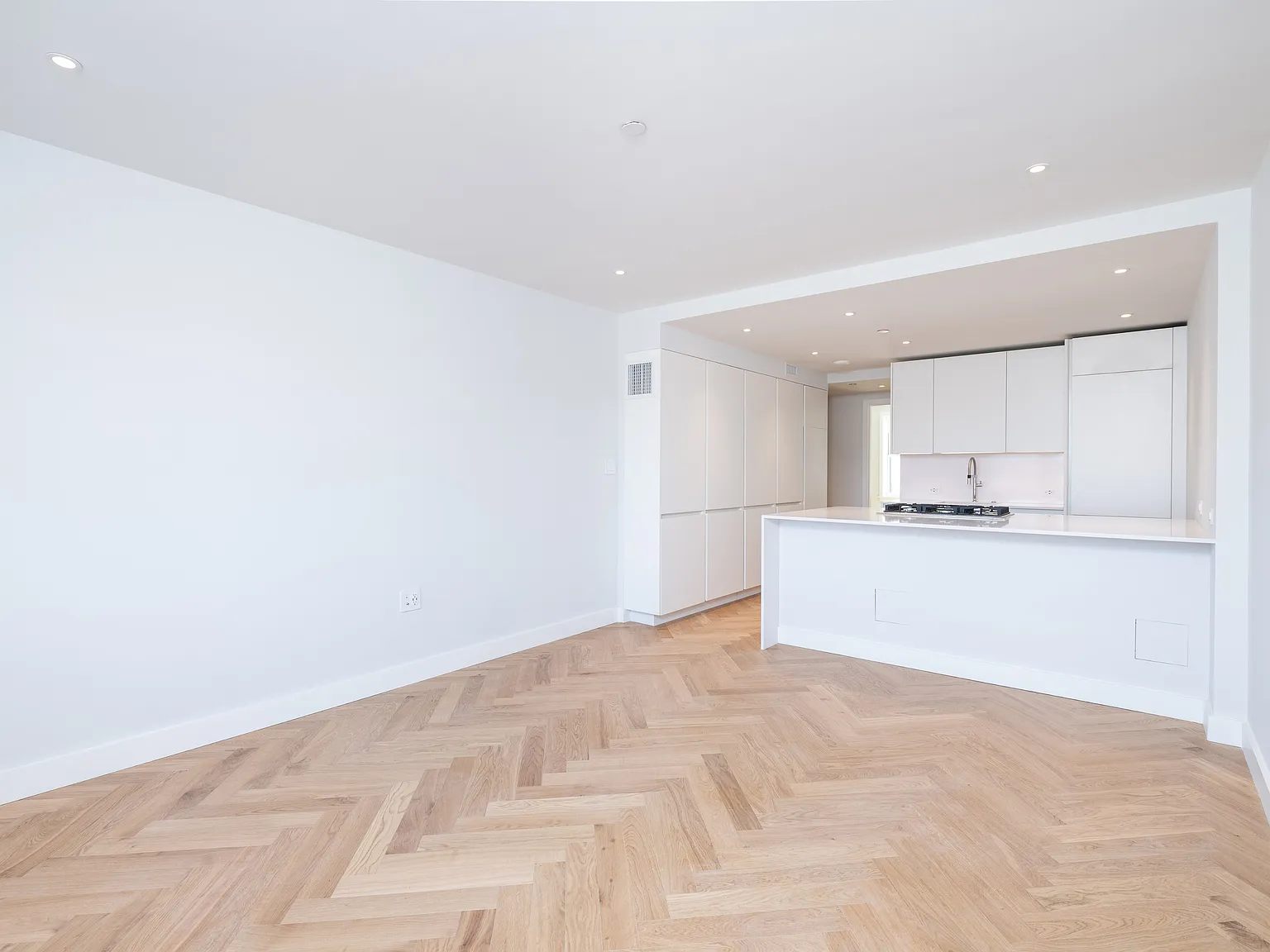 1 bed, 300 sqft, $3,500 — Photo 1
