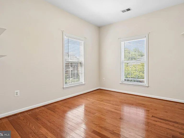 9059 Galvin Ln — Photo 45
