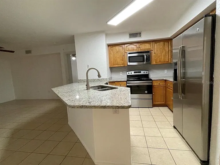 827 Camargo Way #112 — Photo 7