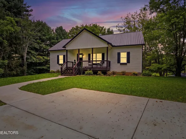 136 Log Ln, Jacksboro, TN 37757