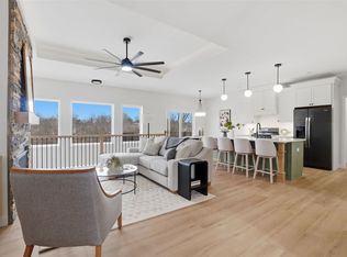 892 Silver Ln, Iowa City, IA 52245
