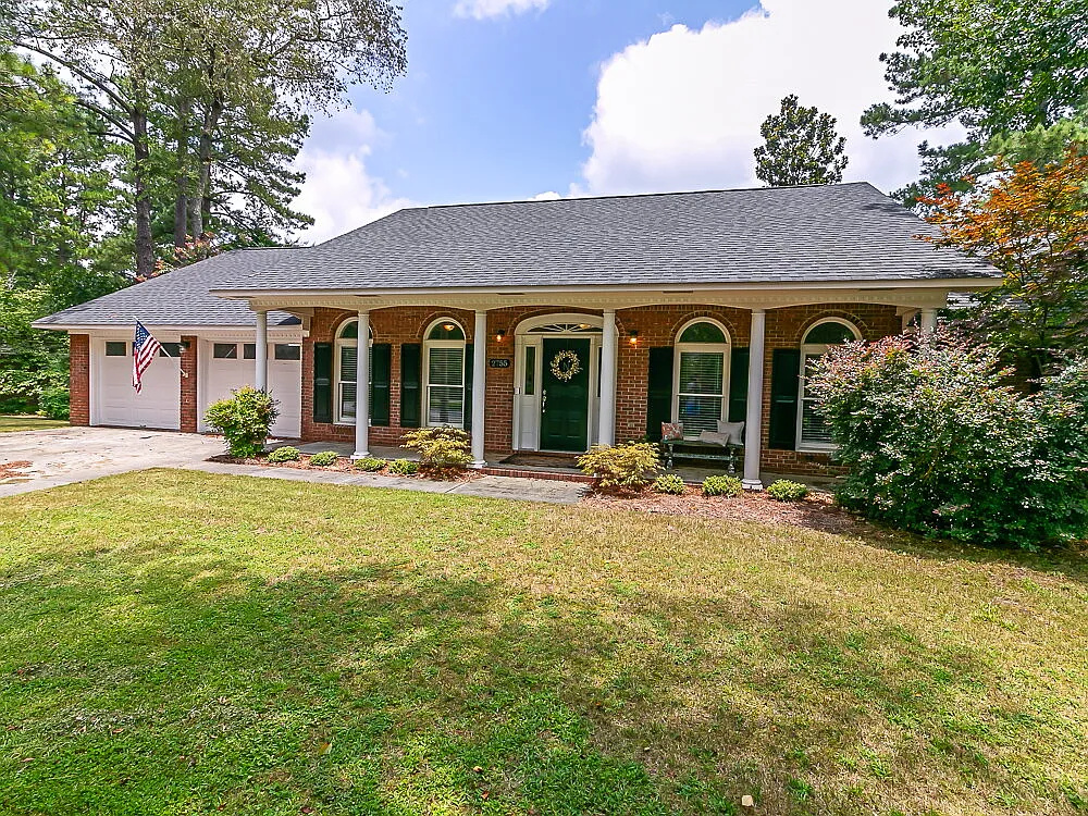 4 bed, 2.5 bath, 2370 sqft, $1,950 — Photo 3