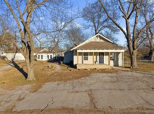 107 E Jackson Ave S, Sapulpa, OK 74066