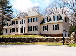 7 Thornwood Dr, Lincoln, RI 02865