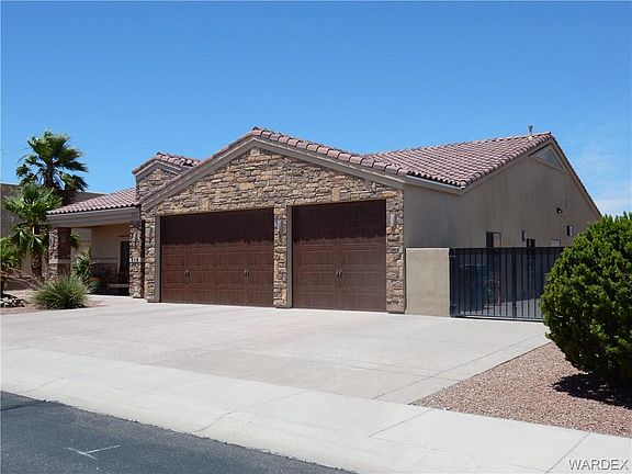 2nd image of 956 Desert Nights Ln