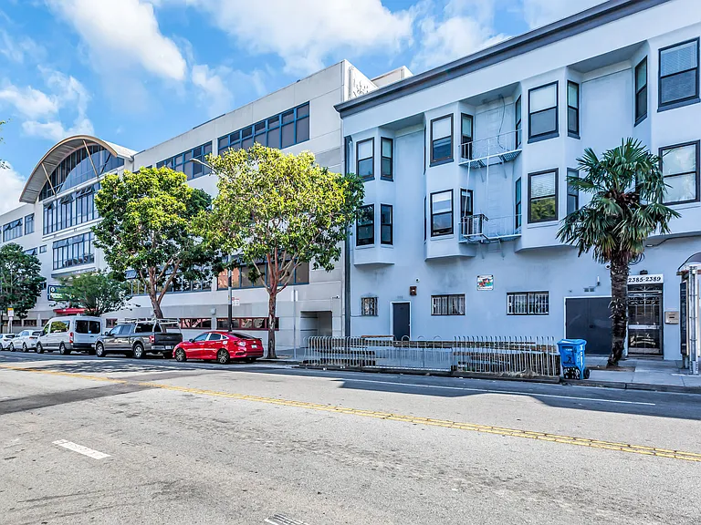 2385 Folsom — Photo 35
