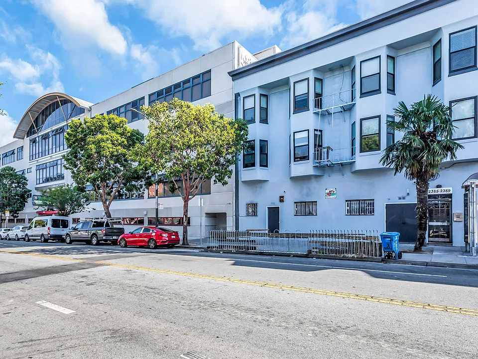2385 Folsom