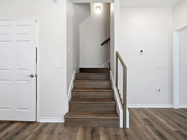 124 Lavaca Cir — Photo 17