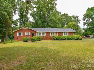 8216 Denbur Dr, Charlotte, NC 28215