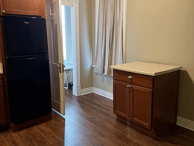 110 W Monroe St #6 — Photo 9