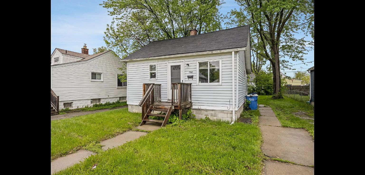 2 bed, 1.0 bath, 561 sqft, $1,200 — Photo 2