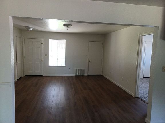5th image of 461 Fir St