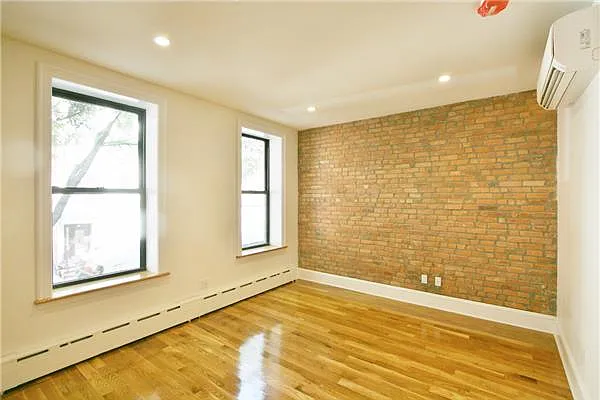 Rented by R New York | media 25