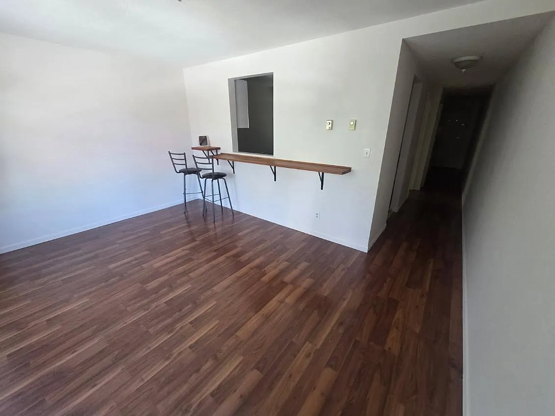 1209 Thurlow Street — Photo 3
