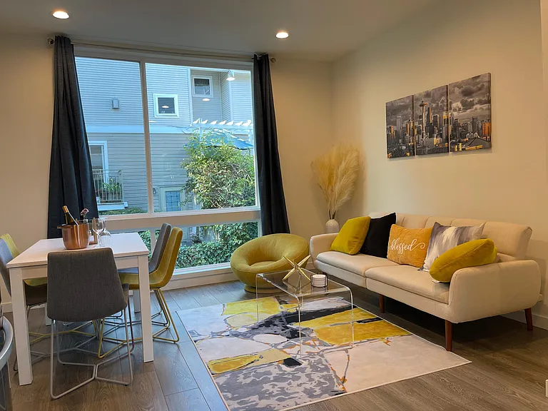 2214 S Charles St — Photo 1