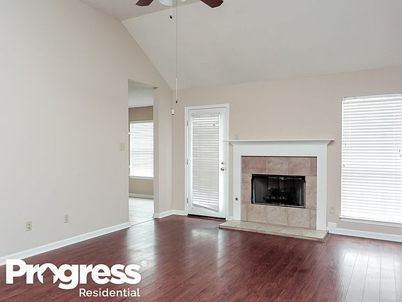 2nd image of 135 Garden View Dr