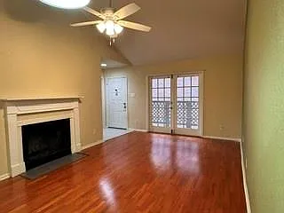 2 bed, 1.0 bath, 776 sqft, $1,150 — Photo 2