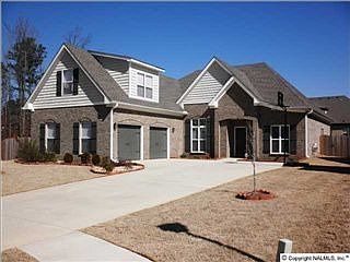 1st image of 122 Thornberry Ln