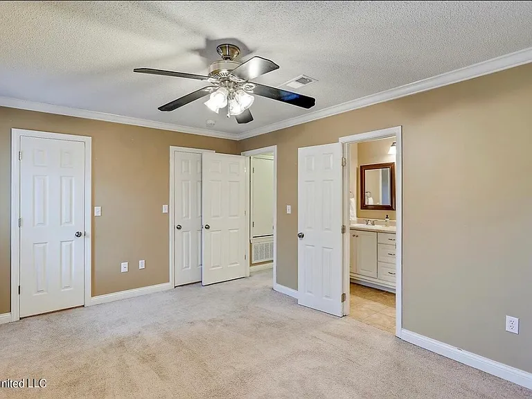 113 Amberwood Dr — Photo 15