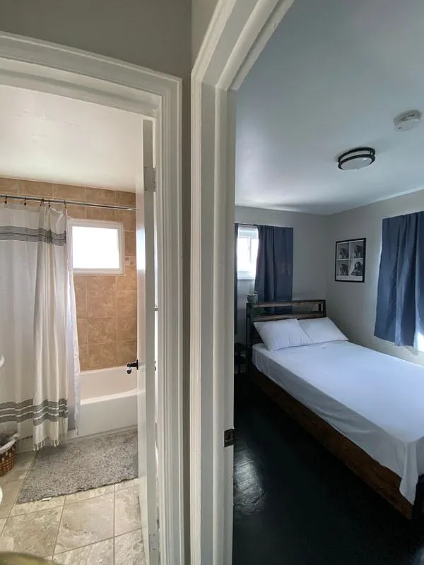 1 bed, 1.0 bath, 1032 sqft, $1,000 — Photo 2