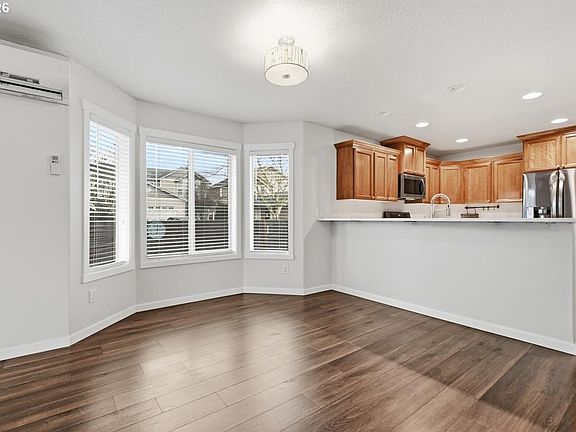 5th image of 12730 NE 52nd Cir