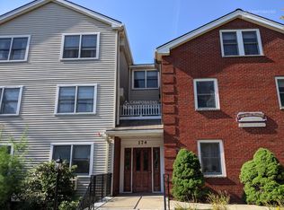 174 Summer St APT 18, Arlington, MA 02474
