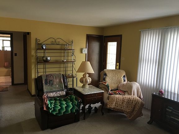 3rd image of 1201 Peggy Ln