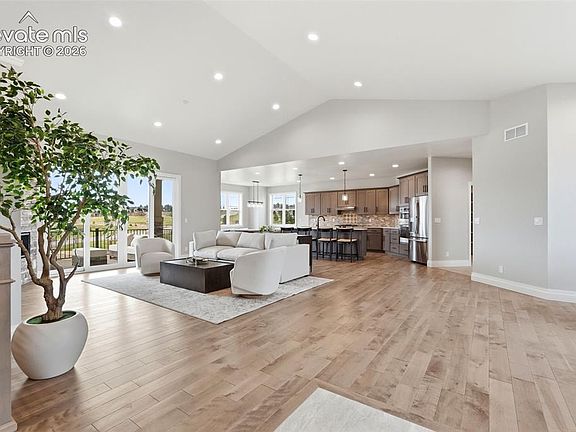 4th image of 4136 Pinehurst Cir