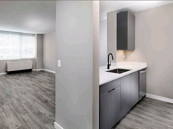 5th image of 250 W 50th St APT 9J