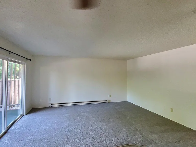 527 Washington St #7 — Photo 6