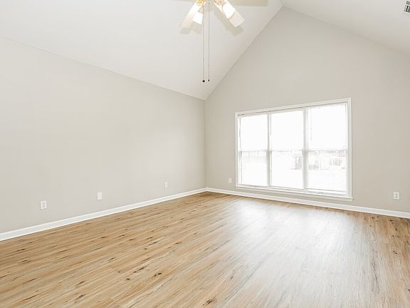 5th image of 139 Cedar Forest Dr