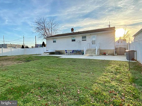 2nd image of 3765 Drexel Ave