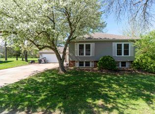 2015 Alhambra Ct, Pekin, IL