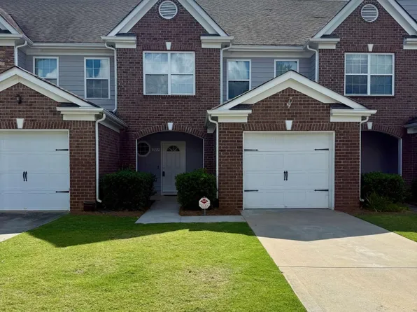 222 Village Dr, Loganville, GA 30052