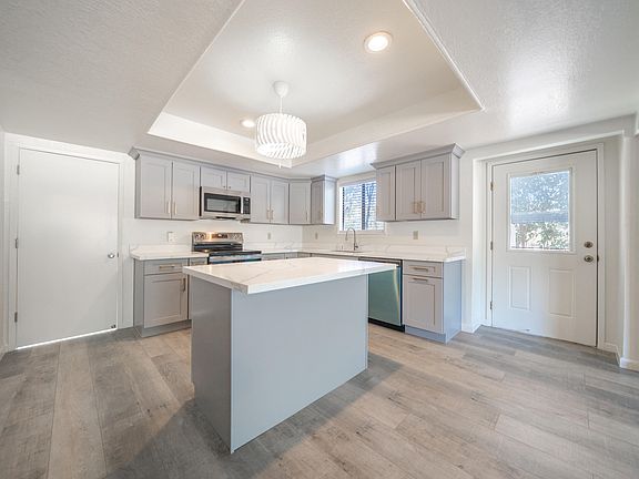 4th image of 8662 Quail Valley Dr