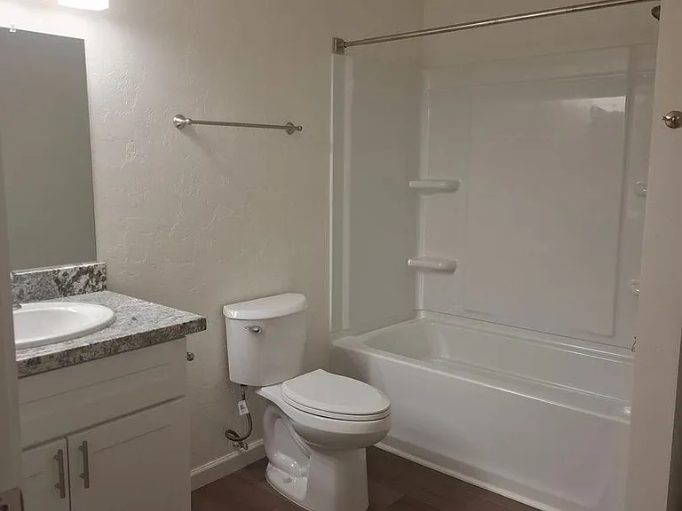 Taylor Heights Apartments — Photo 21