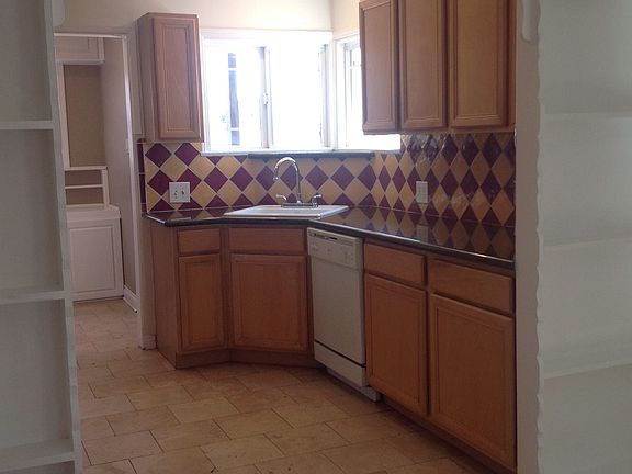 2nd image of 756 E Hawthorne St