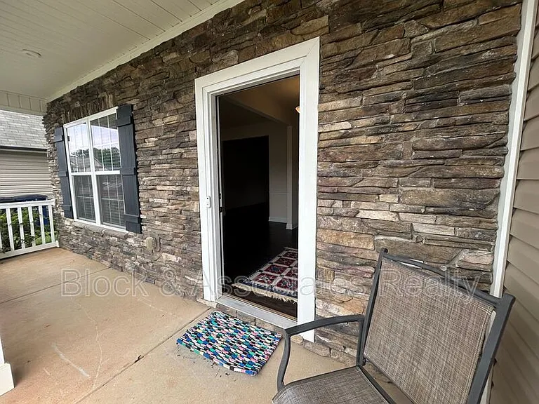1464 Land Grove Dr — Photo 3